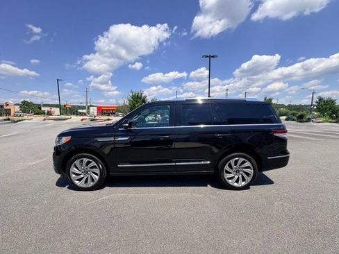 Used 2024 Lincoln Navigator Reserve AWD/4WD image 1