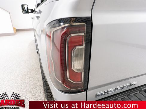 Used 2018 GMC Sierra 1500 SLT w/ SLT Premium Package AWD/4WD image 9