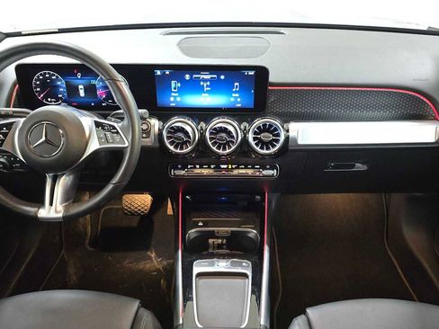 Used 2024 Mercedes-Benz GLB 250 4MATIC image 18