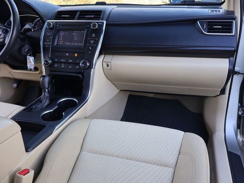 Used 2016 Toyota Camry LE image 31