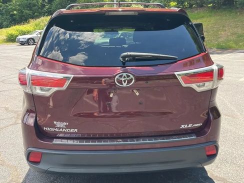 Used 2015 Toyota Highlander XLE AWD/4WD image 4