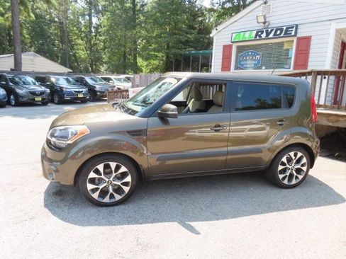 Used 2013 Kia Soul ! w/ Premium Pkg FWD image 8