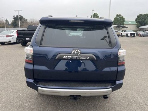 Used 2024 Toyota 4Runner TRD Off-Road Premium image 6