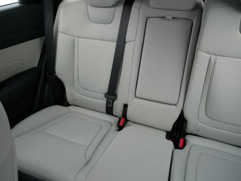 Used 2025 Hyundai Tucson SE AWD/4WD image 12