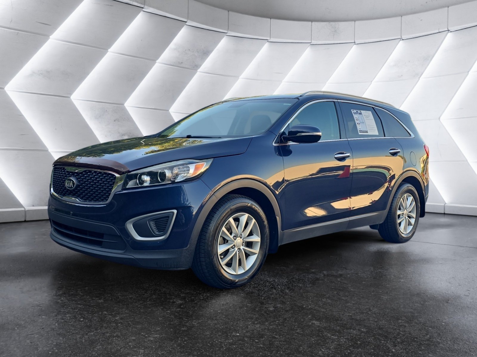 Used 2016 Kia Sorento 2WD LX w/ LX Convenience Package image 1