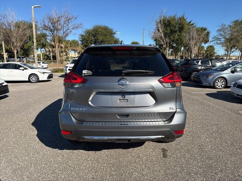 Used 2018 Nissan Rogue SL w/ Premium Package image 4