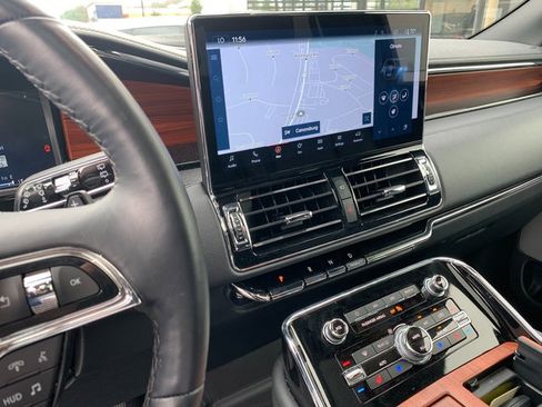 Used 2024 Lincoln Navigator Reserve image 27