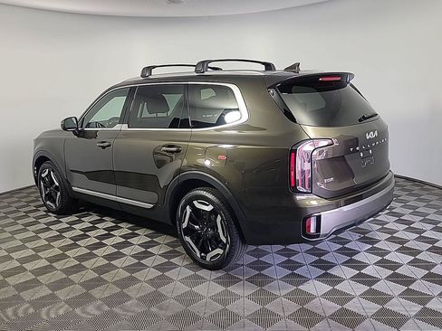 Certified 2025 Kia Telluride EX w/ EX Captain's Chair Package AWD/4WD image 10