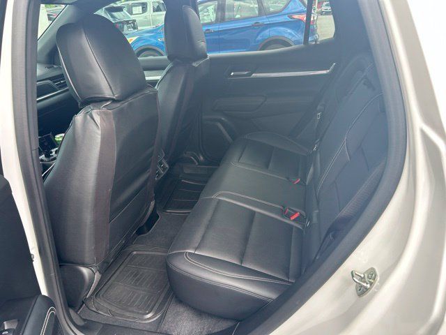 Used 2025 GMC Terrain Elevation w/ Elevation Premium Package AWD/4WD image 7
