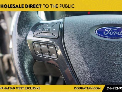 Used 2019 Ford Explorer XLT image 12