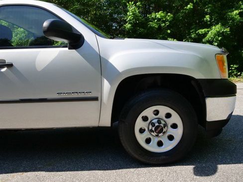 Used 2011 GMC Sierra 1500 W/T RWD image 24