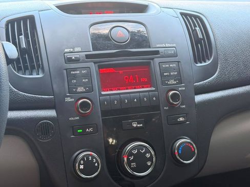 Used 2012 Kia Forte LX FWD image 16