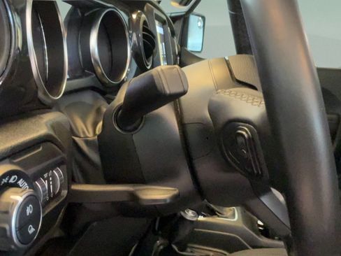 Used 2022 Jeep Gladiator Sport AWD/4WD image 21