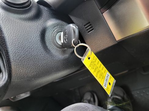 Used 2020 Toyota Tacoma SR5 AWD/4WD image 21