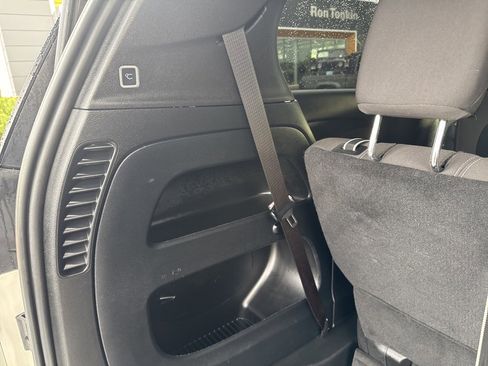 Used 2021 Chrysler Pacifica Touring w/ S Appearance Package image 27