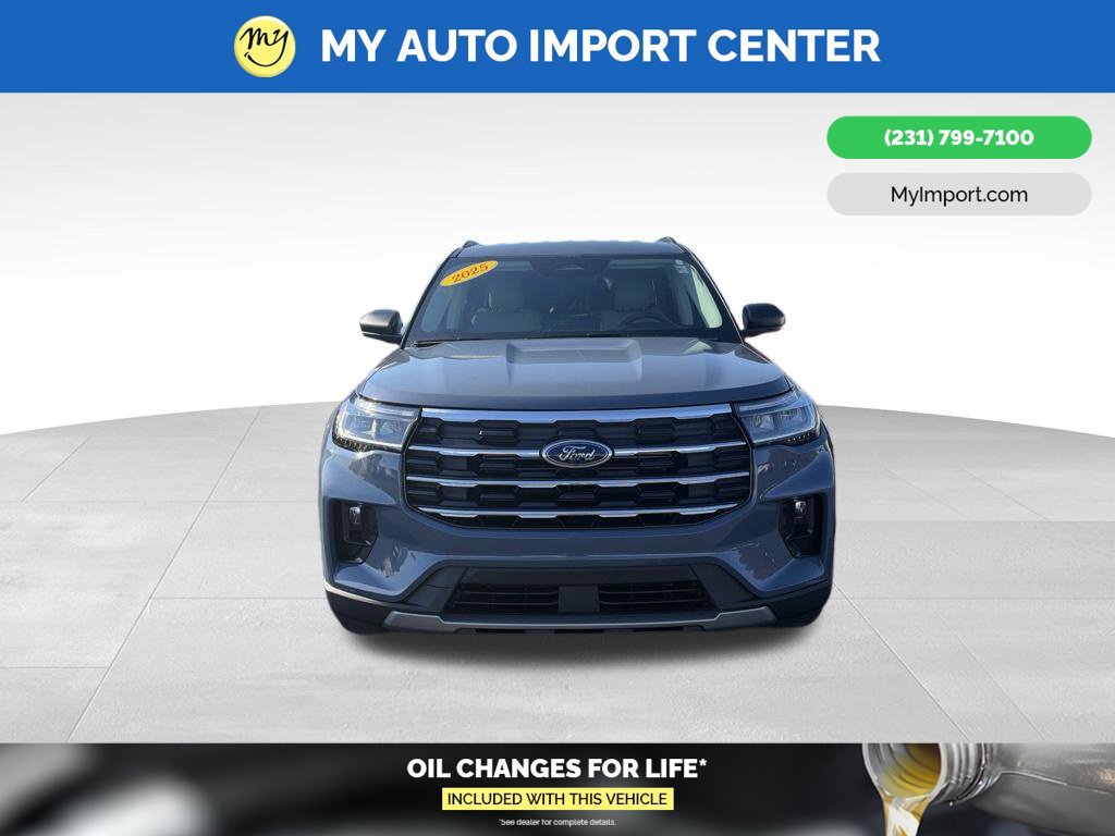Used 2025 Ford Explorer Active w/ Active Comfort Package AWD/4WD image 2