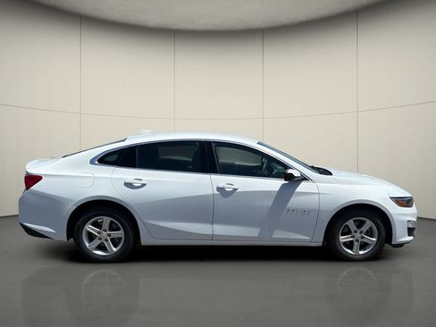 Used 2023 Chevrolet Malibu LT FWD image 8