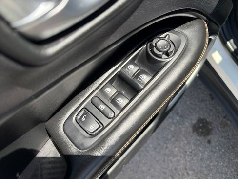 Used 2018 Jeep Compass Latitude FWD image 25