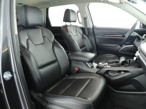 Used 2024 Kia Telluride LX image 8