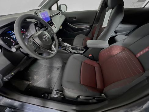 Used 2025 Toyota Corolla SE FWD image 15
