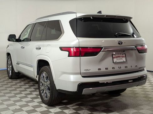 Used 2025 Toyota Sequoia Capstone AWD/4WD image 5