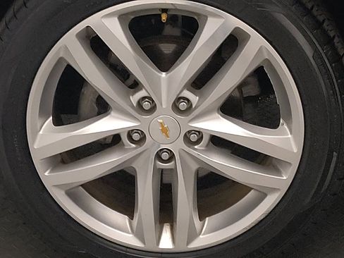 Used 2018 Chevrolet Equinox Premier FWD image 31