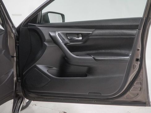 Used 2015 Nissan Altima 2.5 S w/ Power Driver Seat Package FWD image 35