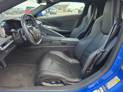 Used 2021 Chevrolet Corvette Stingray Coupe w/ Z51 Performance Package RWD image 11