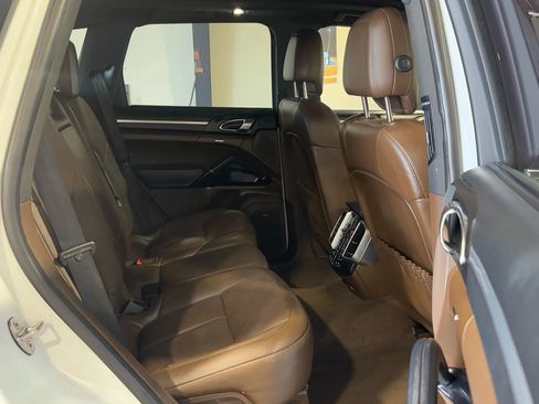 Used 2017 Porsche Cayenne S AWD/4WD image 17