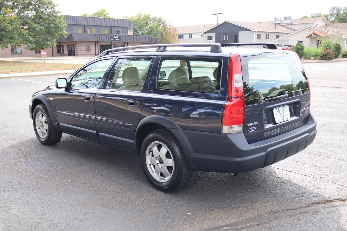 Used 2002 Volvo V70 Cross Country AWD/4WD image 8