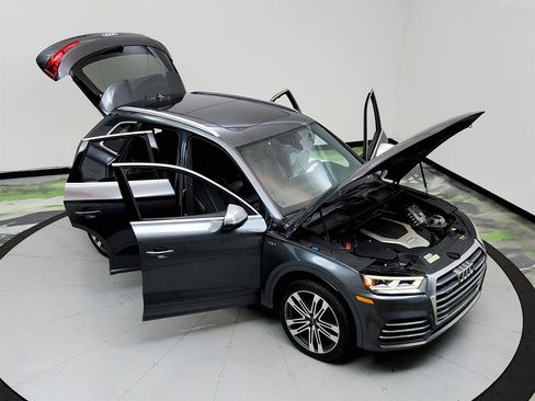 Used 2018 Audi SQ5 Premium Plus w/ Navigation Package image 40