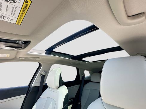 Certified 2025 Kia Sportage EX w/ Premium Package FWD image 22