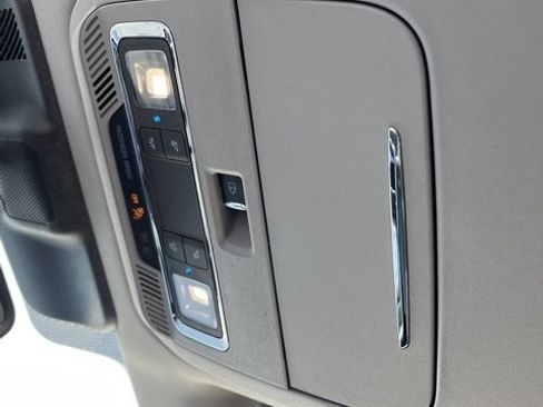 Used 2022 Ford F150 Lariat image 23