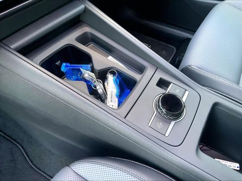 New 2026 Volkswagen Tiguan SE image 14