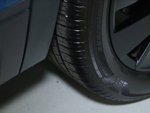 Used 2024 Volkswagen Atlas Cross Sport SE w/ Black Wheel Package image 35