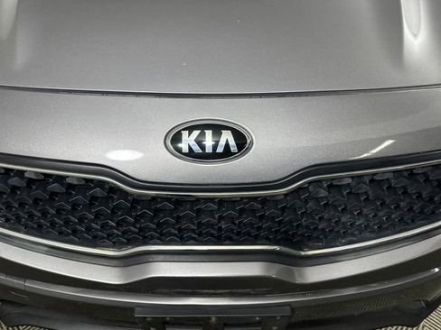 Used 2017 Kia Sportage LX image 9