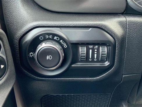 Used 2021 Jeep Wrangler Unlimited Sport image 17