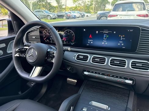 Used 2026 Mercedes-Benz GLS 450 4MATIC image 22