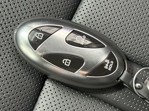 New 2025 Hyundai Sonata Limited image 30