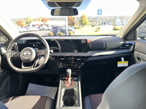 New 2026 Nissan Kicks SR image 14