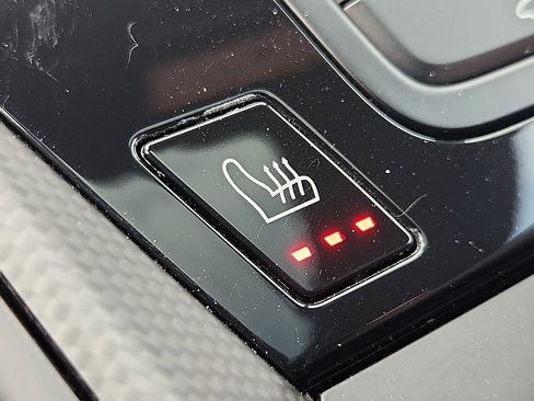 Certified 2024 Porsche 911 Carrera 4 GTS image 22