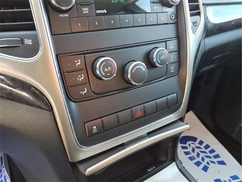 Used 2012 Jeep Grand Cherokee Laredo w/ Laredo E Group image 20