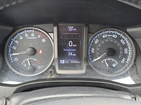 Used 2017 Toyota Tacoma TRD Sport image 37