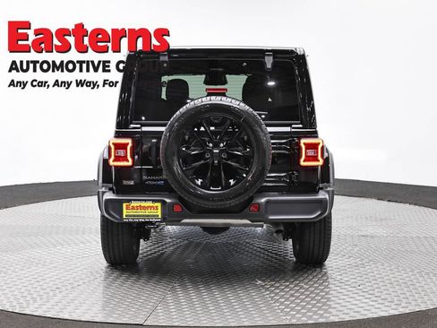 Used 2025 Jeep Wrangler Unlimited Sahara AWD/4WD image 6