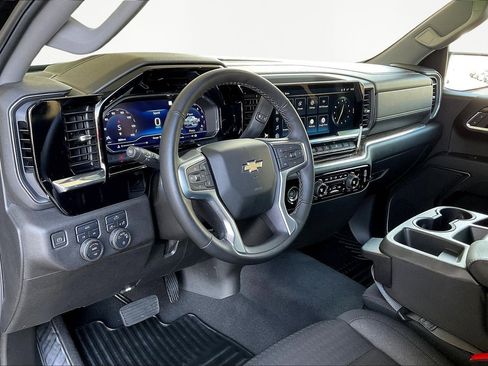 Used 2023 Chevrolet Silverado 1500 LT AWD/4WD image 17