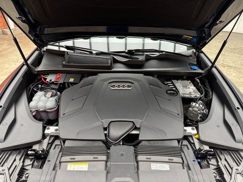 Used 2023 Audi Q8 Prestige AWD/4WD image 27