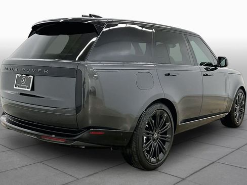 Used 2025 Land Rover Range Rover SE AWD/4WD image 13