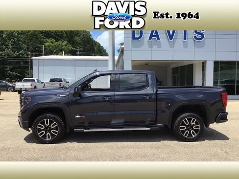 Used 2022 GMC Sierra 1500 AT4 w/ AT4 Preferred Package AWD/4WD image 4