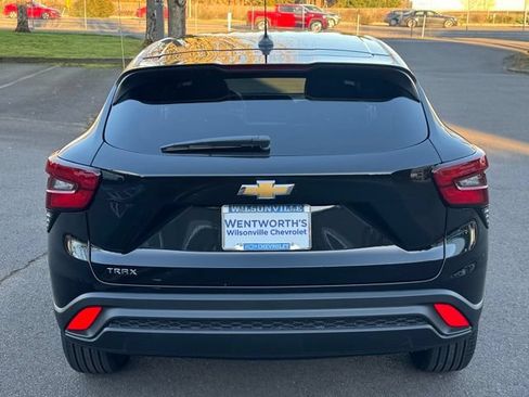New 2026 Chevrolet Trax LS w/ LS Convenience Package FWD image 6