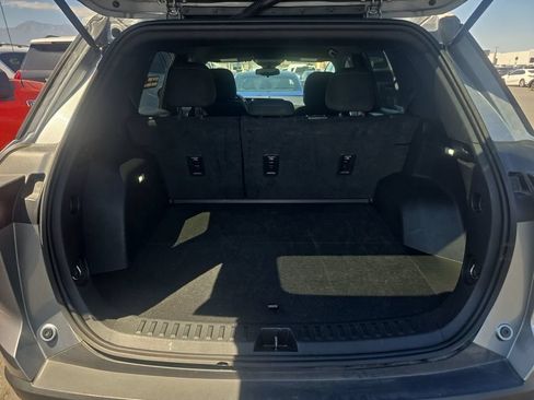 Used 2025 Chevrolet Equinox LT AWD/4WD image 9